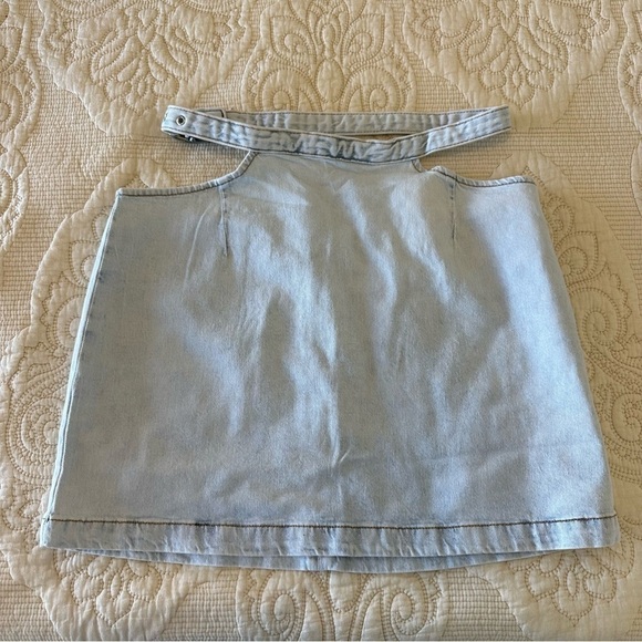 WeWoreWhat Dresses & Skirts - NWT WeWoreWhat Cut Out Mini Skirt super light denim women sizes S and M